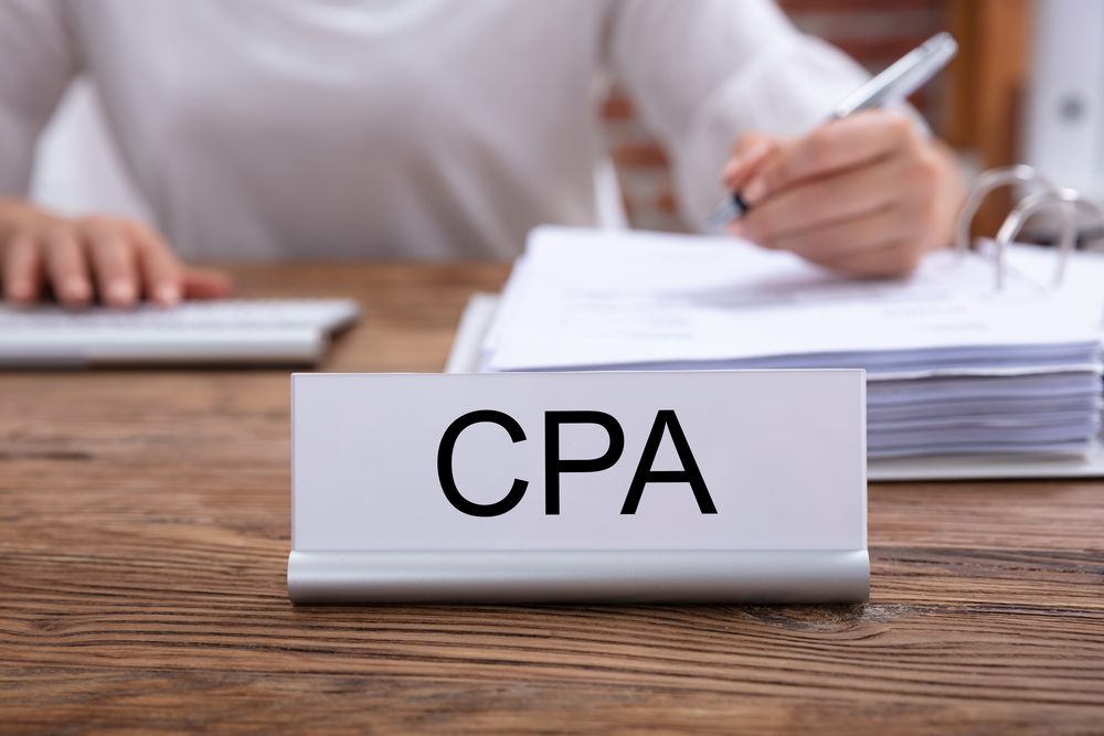 The Benefits of Using a CPA for Both Your Bookkeeping and Tax Preparation